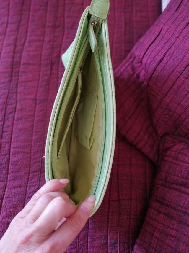 BOLSO DE MANO VERDE MANZANA