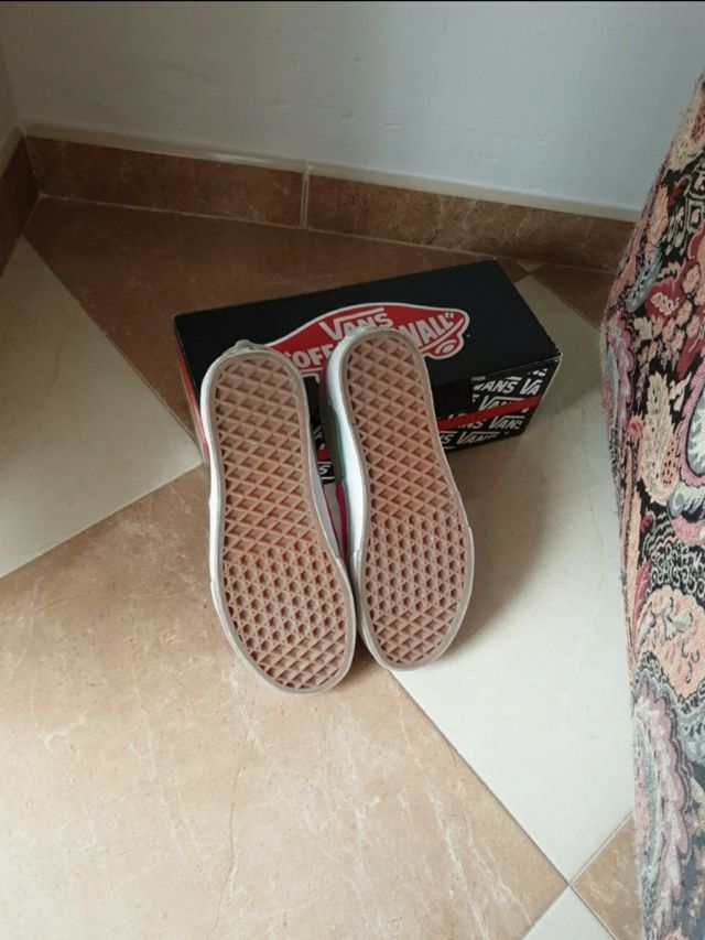 Vans de mujer grises y rosas