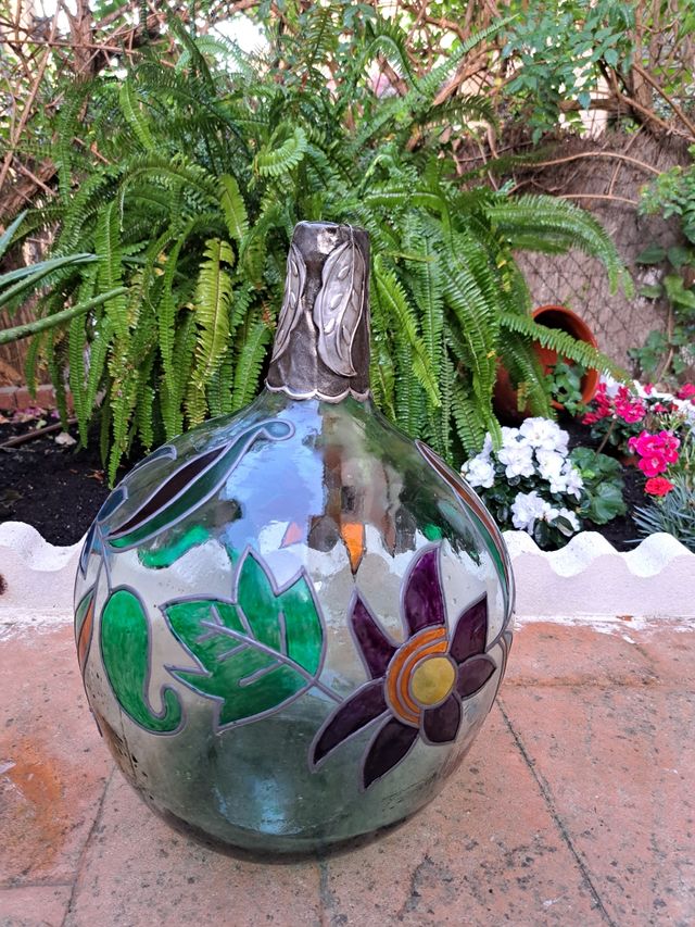 Jarrón pintado a mano