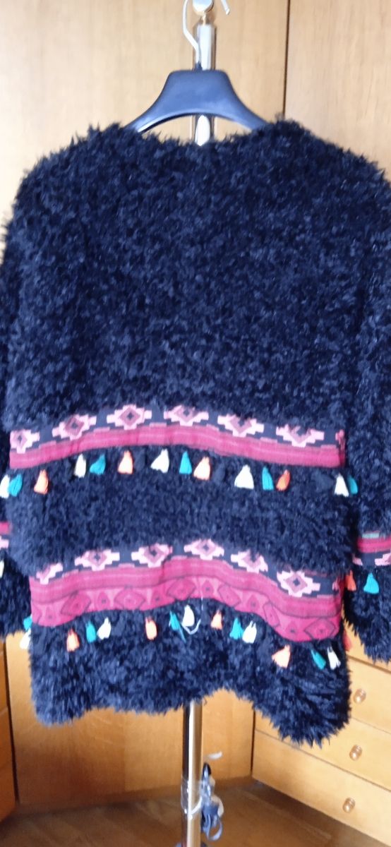 Chaquetón pelo negro..