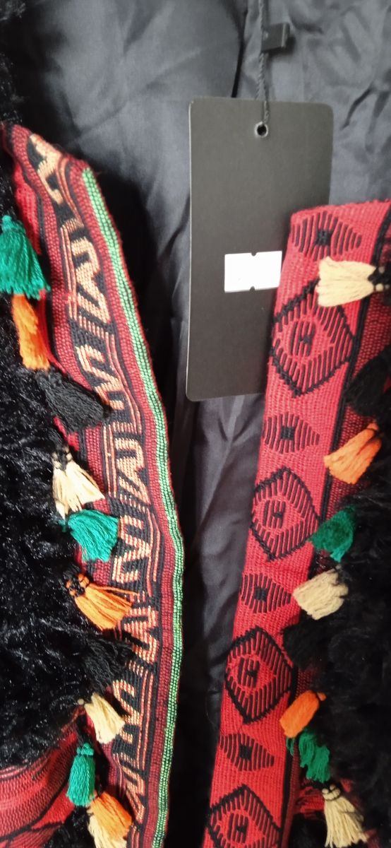 Chaquetón pelo negro..