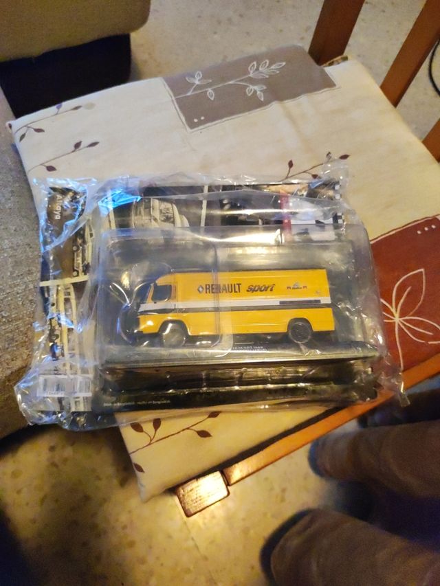 1/43 FURGON FURGONETA ASISTENCIA RENAULT SPORT