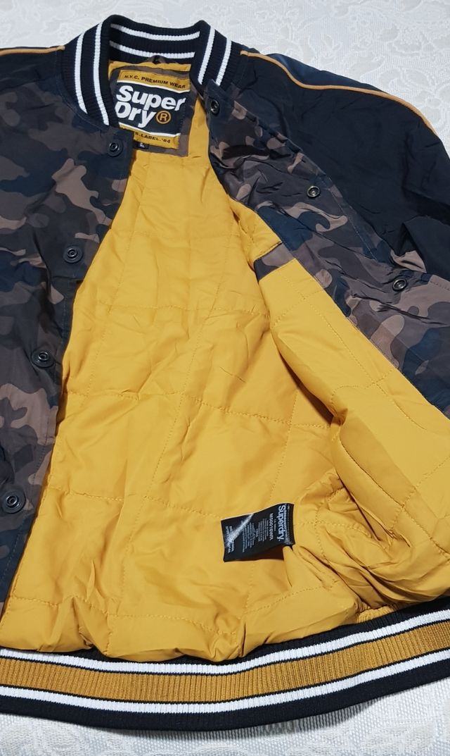 Chaqueta Superdry.