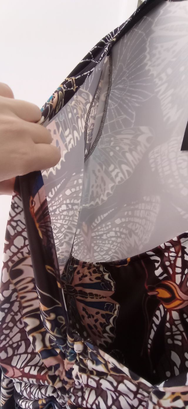 Vestido de lycra en tonos marrones con etiqueta