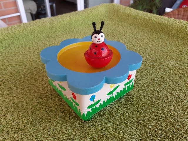 Caja musical de cuerda