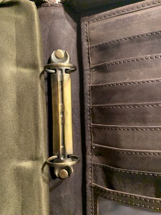 Cartera organizadora cuero tamaño cuartilla.