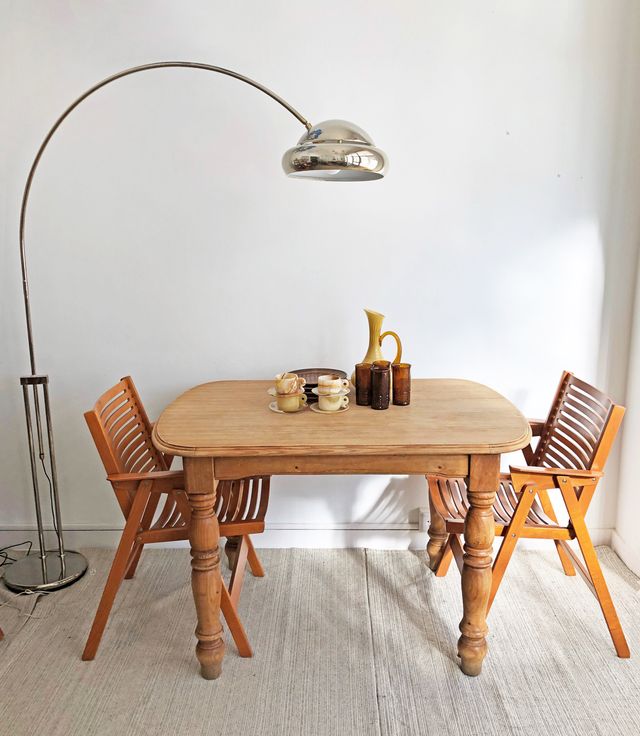 MESA DE MADERA VINTAGE CLÁSICA