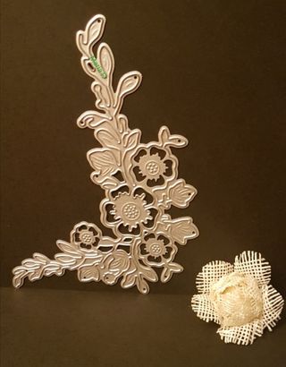 Troquel ramillete de flores con embossing