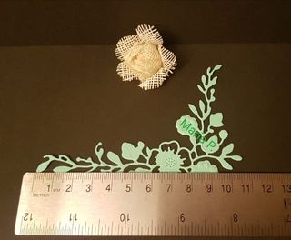 Troquel ramillete de flores con embossing