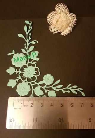 Troquel ramillete de flores con embossing