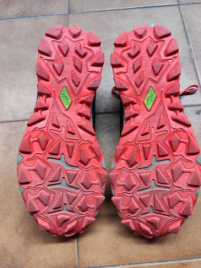 Zapatillas ASICS GEL FUJITRABUCO 8 1012A574