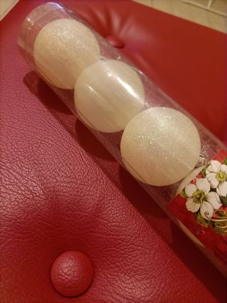 8 palline natalizie bianche e brillantinate