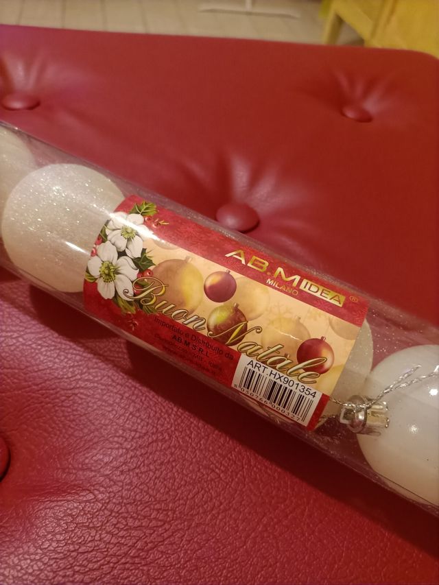 8 palline natalizie bianche e brillantinate