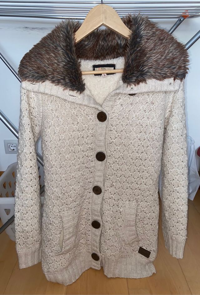 Abrigo teddy con botones