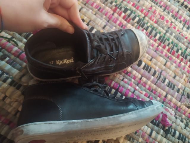 zapatillas de cuero kickers. efecto desgastado