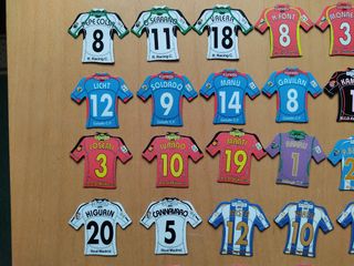 Lote 44 imanes camisetas Mega Fútbol 2009 diferent