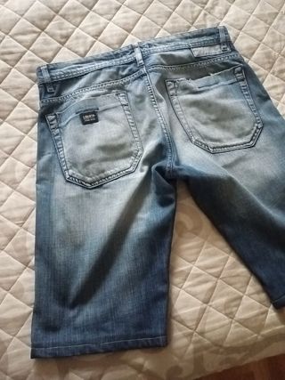 Se vende Bermuda 
