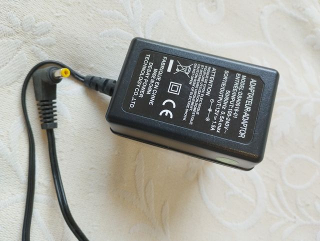 Adaptador-cargador 12V DC 1,5A Nuevo