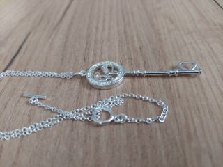 Collar de corazón style Guess.Oferta