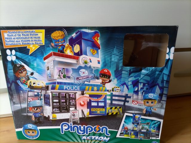 Estación de policía Pinypon con caja impecable. .