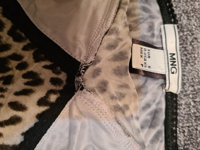 camiseta de leopardo de Mango