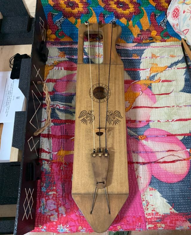 Instrumento tradicional Jouhikko Huginn Muninn