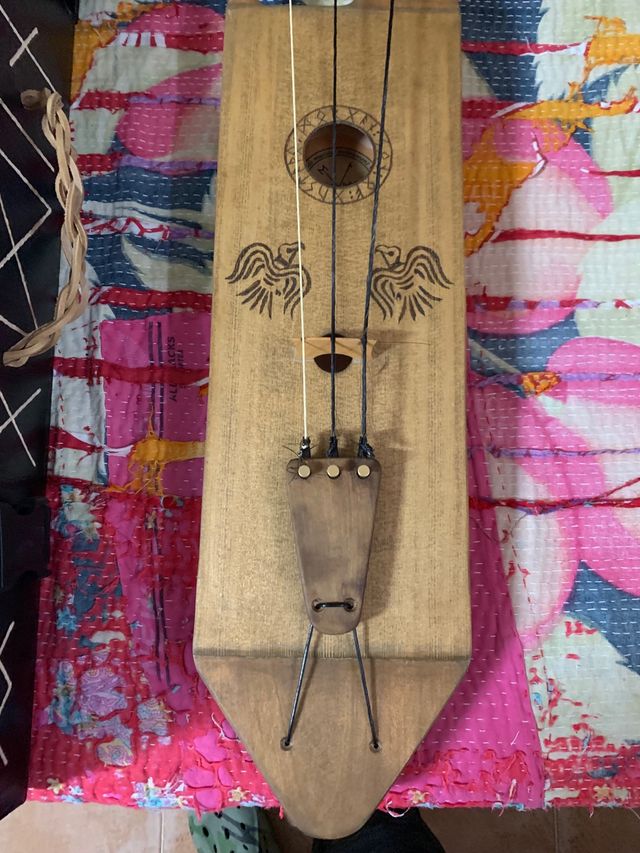 Instrumento tradicional Jouhikko Huginn Muninn