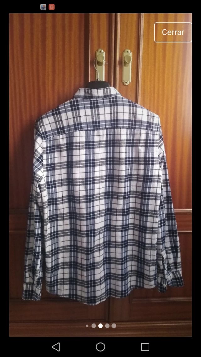 Camisa de cuadros blanco y azul