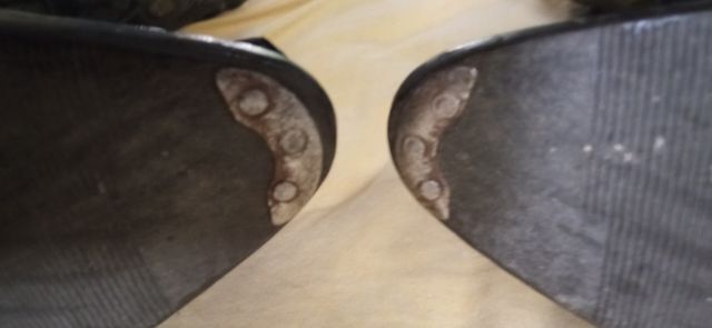  botas  de piel de cocodrilo