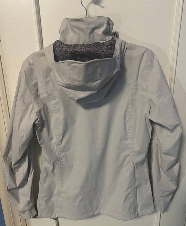 Impermeable mujer Quechua montaña y trek
