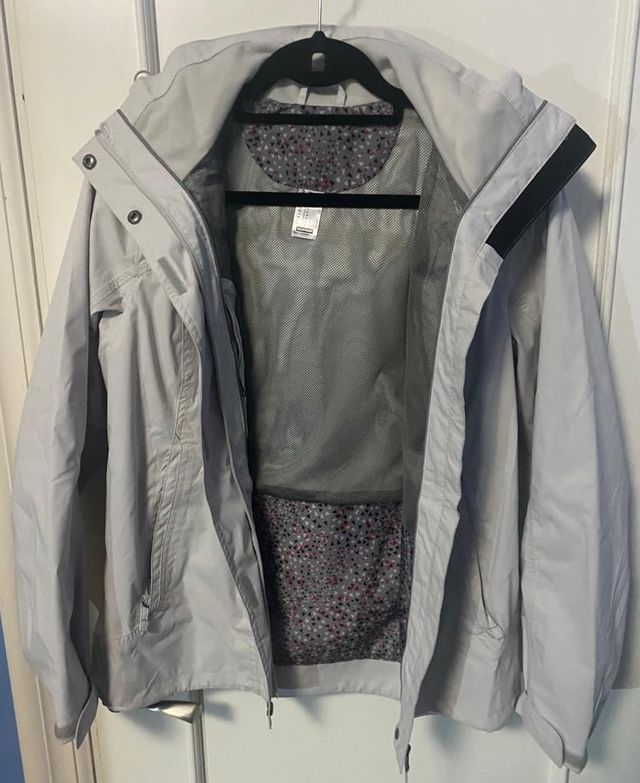 Impermeable mujer Quechua montaña y trek