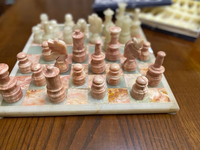 Ajedrez de mármol antiguo rosa