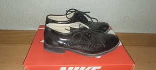 Zapatos de charol niño