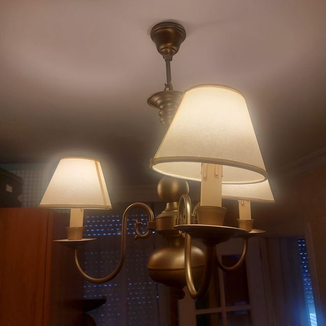 Lampara de tres brazos