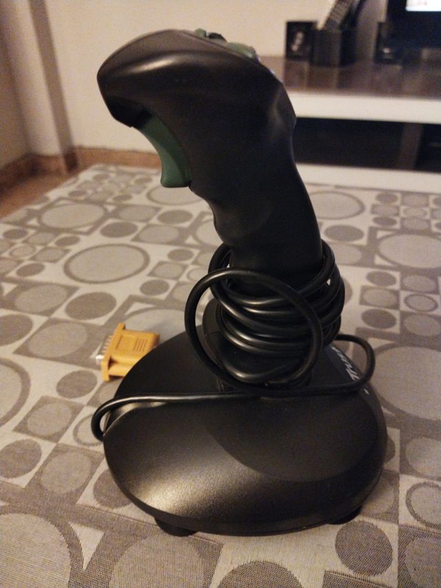 joystick Trust Predator Lite