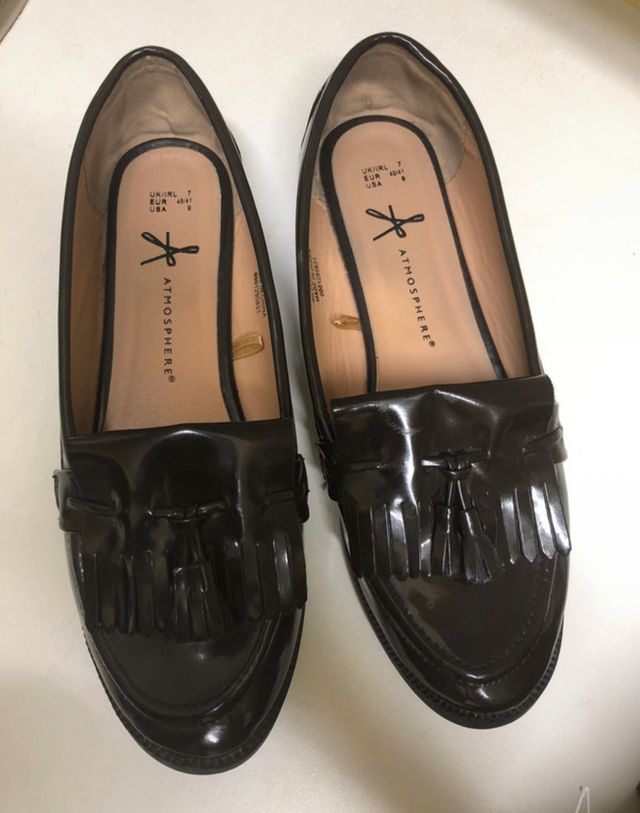 zapatos, estilo charol