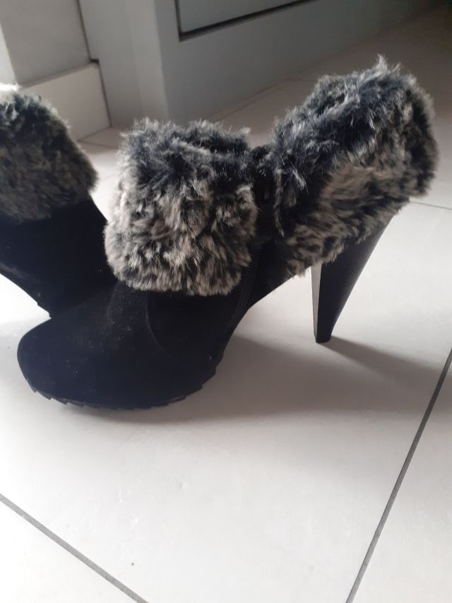 Scarpe nere con tacco scamosciate n.41 come nuove