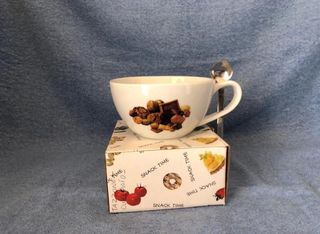 Grande tazza con cucchiaio
