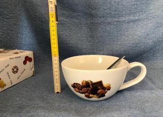 Grande tazza con cucchiaio