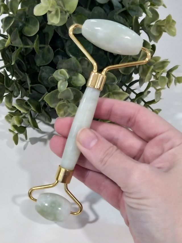 Roll masajeador facial de minerales