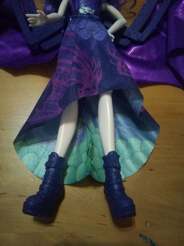 MUÑECA DE LOS DESCENDIENTES TRANSFORMING MAL