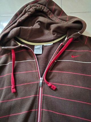 Chaqueta con capucha Nike