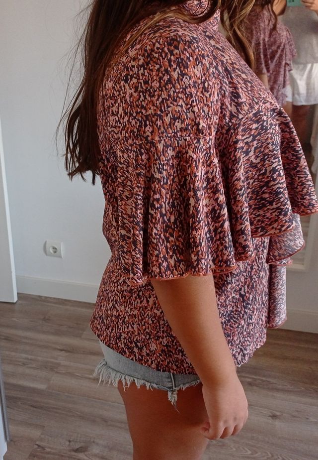 Blusa estampada con volante
