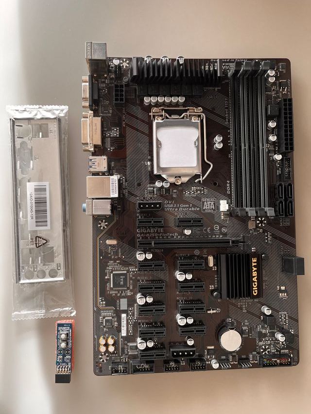 Gigabyte GAB250FIT-00-GA - Motherboard