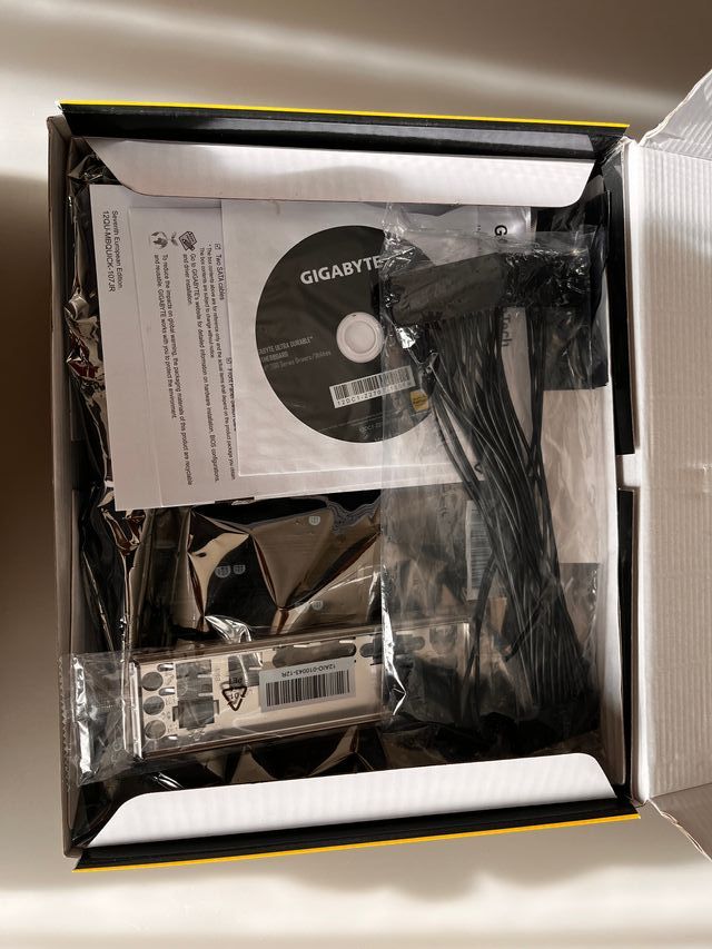 Gigabyte GAB250FIT-00-GA - Motherboard