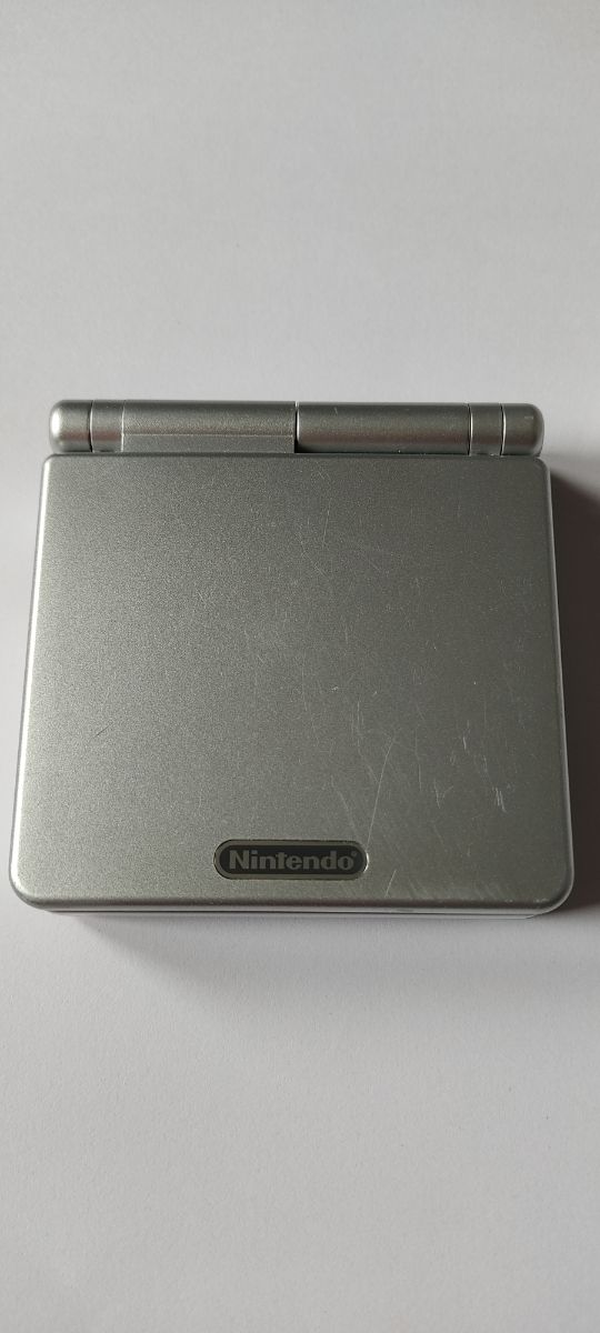 Game boy advance SP gris completa