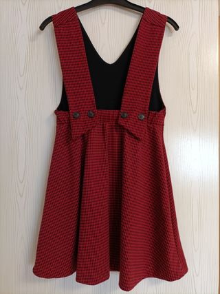 Peto y jersey de Zara