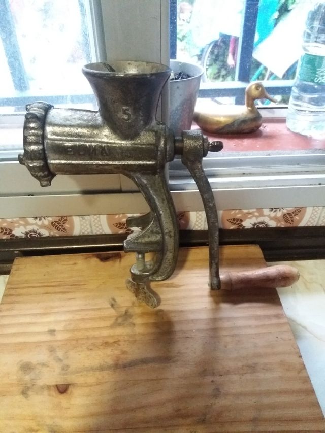 Picadora de carne vintage.