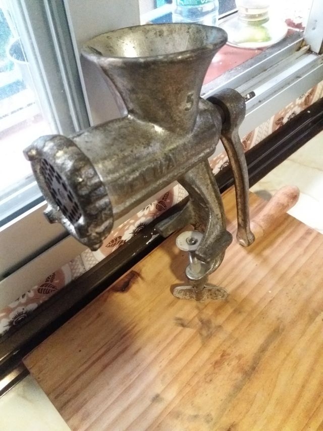 Picadora de carne vintage.