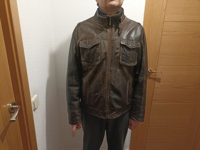 CAZADORA DE CUERO MARRÓN